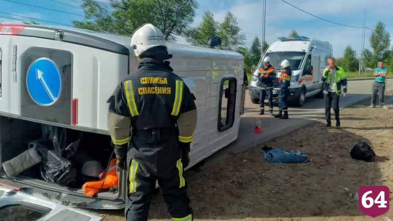 В Саратове 11 человек пострадали в ДТП с пассажирской «Газелью» 