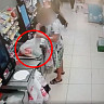 Саратовец похитил забытый на кассе самообслуживания телефон и попался